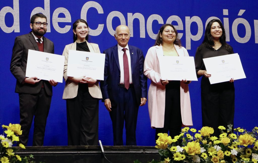 Estudiantes Premios Universidad de Concepción
